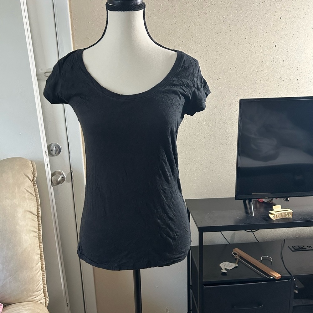 American Eagle Outfitters Black Short Sleeve Tee